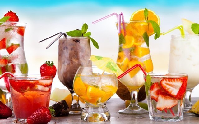 Топ-10 самых популярных алкогольных коктейлей