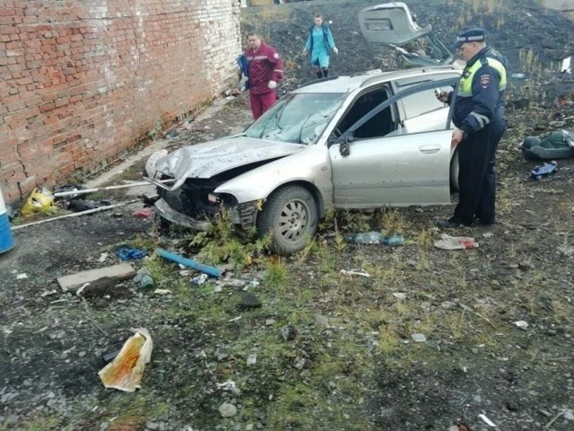 В Красноярском крае водителя насквозь проткнуло трубой