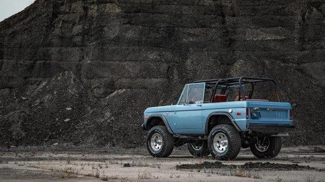 Классический Ford Bronco 1973 года от Velocity Restorations