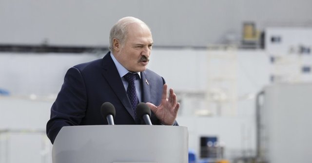 Лукашенко решил, что пить ночью все-таки можно