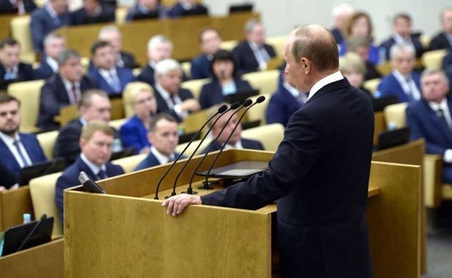 «Один раз можно»: Путин предложил «смягчить» статью о репостах