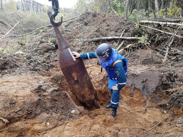 В Новгородской области взорвали авиабомбу весом около тонны