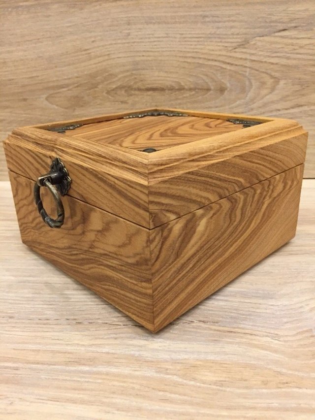 Шкатулка из ясеня