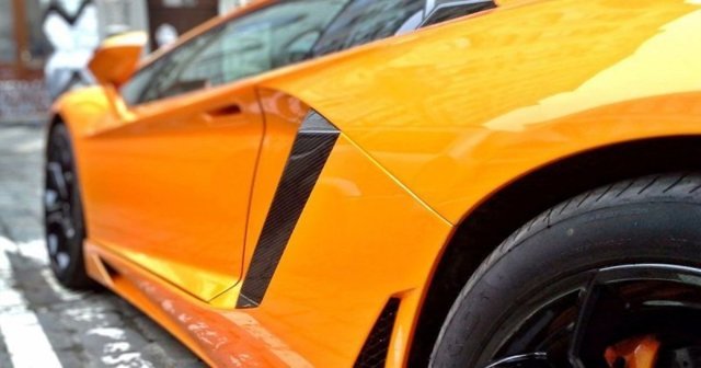 В Польше вандал перелез через забор и поцарапал Lamborghini