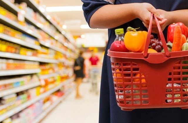 Российские супермаркеты не хотят повышать цены на продукты с 1 января