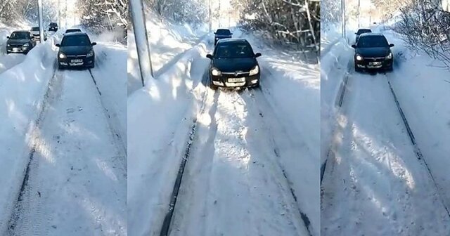 Вагоновожатый хам не пропустил спешащих водителей