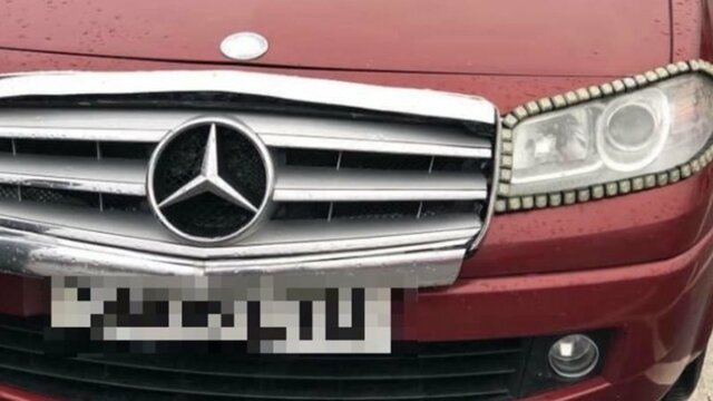 Водитель модифицировал свой Renault, чтобы он выглядел, как Mercedes
