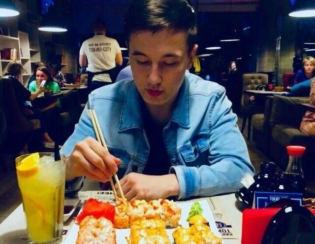 В Санкт-Петербурге студента-фармацевта из Узбекистана убило глыбой льда