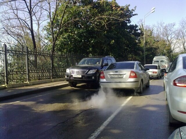В России запретили штрафовать водителей, не уступивших дорогу встречным авто