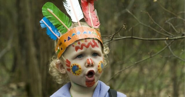 Неполиткорректно: детсад в Гамбурге порекомендовал не наряжать малышей в костюмы индейцев