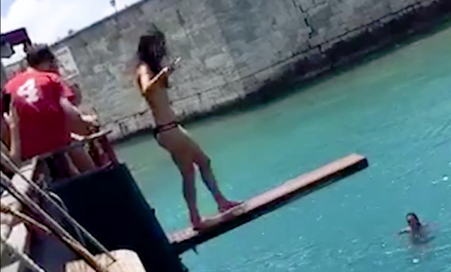 Неловко как-то получилось