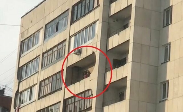Уфимцы попытались прогнать с балкона занимавшуюся сексом пару