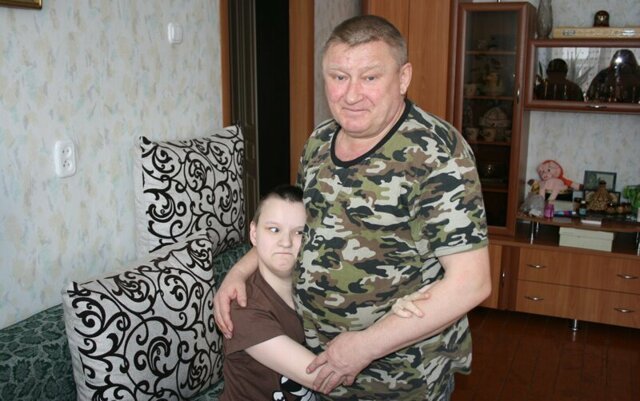 «Сдайте в интернат»: ветеран Чечни вместе с ребенком-инвалидом пытается выжить на 200 рублей в день