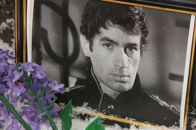 Эпизод безвозвратно пропал, а вот голос Саши остался