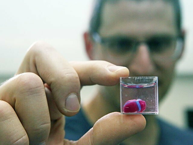 Израильские ученые первыми в мире с помощью 3D-принтера создали "живое" сердце !!!