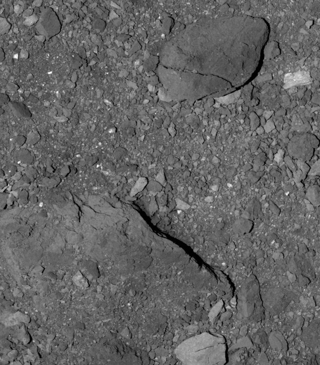 Новости Астрономии: OSIRIS-REx показал груды валунов на поверхности Бенну