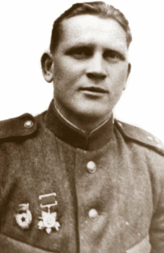 Герои Советского Союза. Гусев Дмитрий Сергеевич