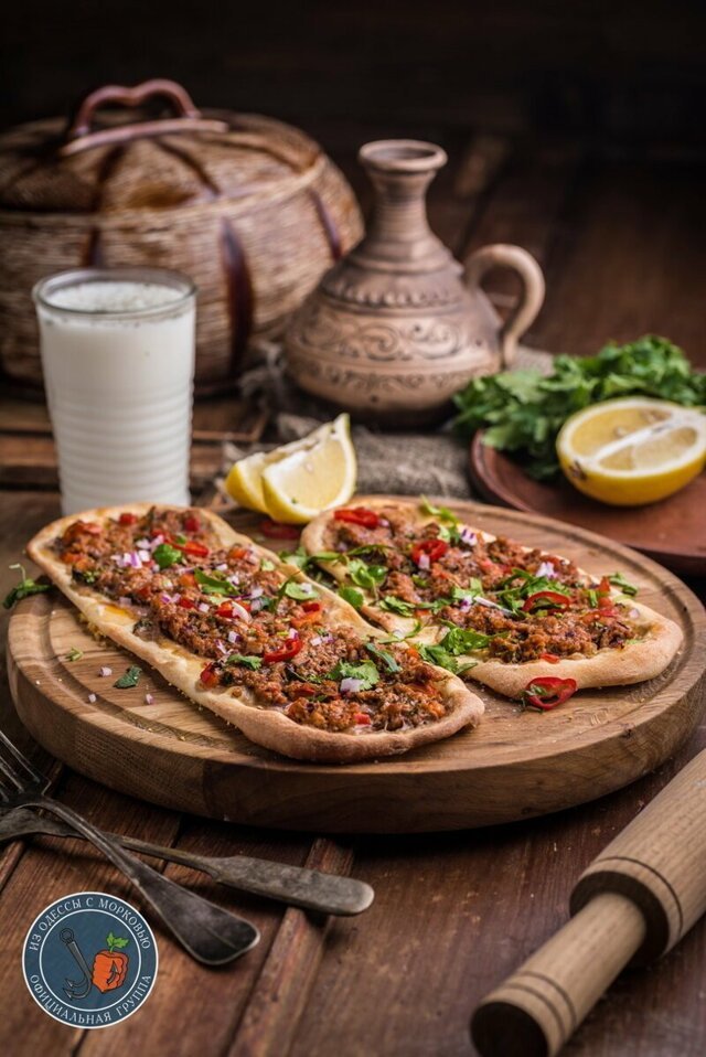 Лахмаджун - турецкая пицца