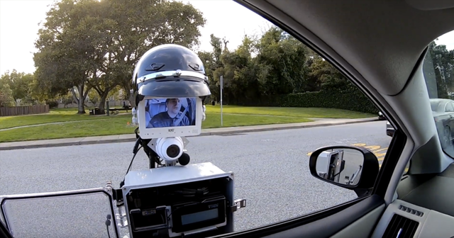 Будущее наступило: Инженеры построили робота-полицейского
