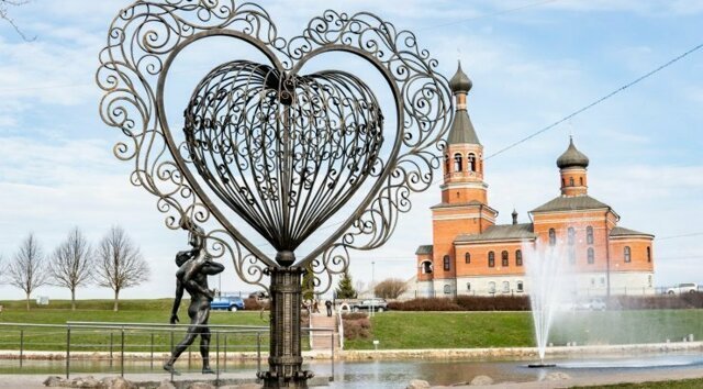 В городе Маарду (Эстония) установили кованое сердце