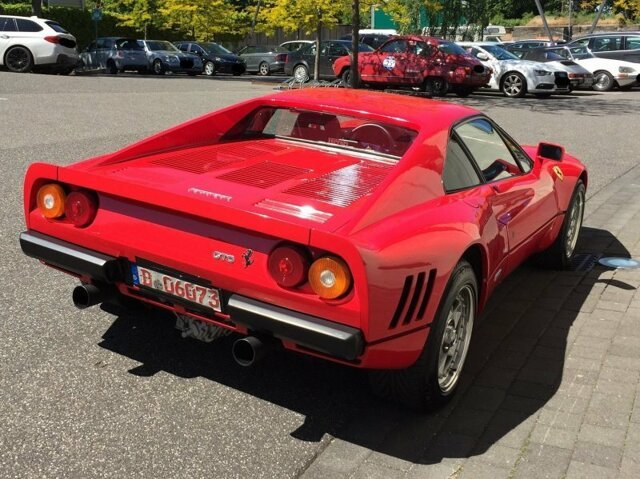 В Германии во время тест-драйва покупатель угнал классическую модель Ferrari
