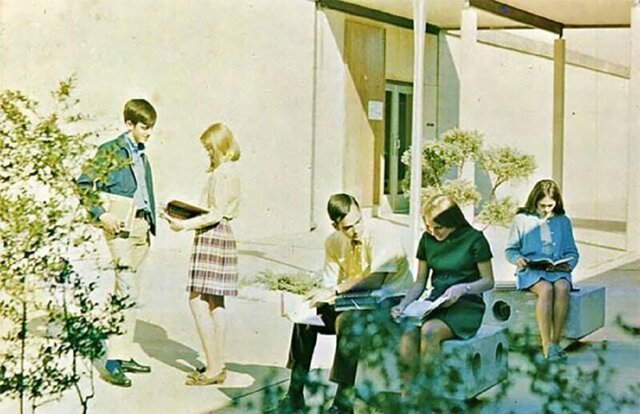 Школа 1970-х: как это было за океаном?