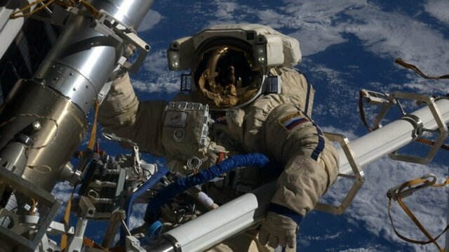 Российские космонавты заберут на Землю полотенце, провисевшее 10 лет «за бортом» МКС
