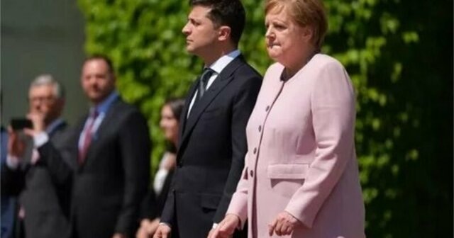"Вызывайте экзорциста!": на встрече с Зеленским Меркель затрясло