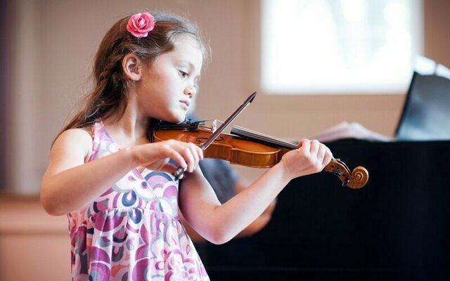 Ученые заявили, что дети, которые занимаются музыкой, опережают в развитии сверстников