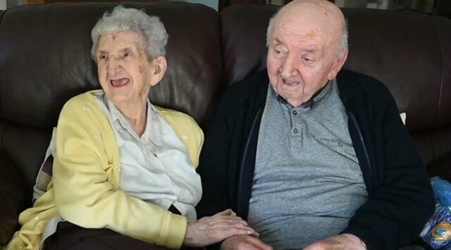 «Ты никогда не перестанешь быть мамой»: 98-летняя мать переехала к 80-летнему сыну в дом престарелых