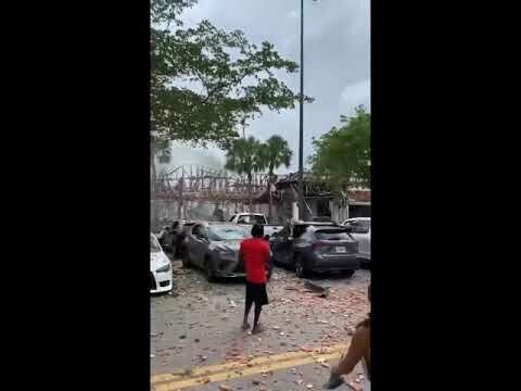 В торговом центре города Плантейшн, штат Флорида, произошел мощный взрыв газа