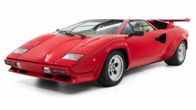 Lamborghini Countach 1984 года, принадлежавшая автогонщику Марио Андретти, выставлена ​​на продажу