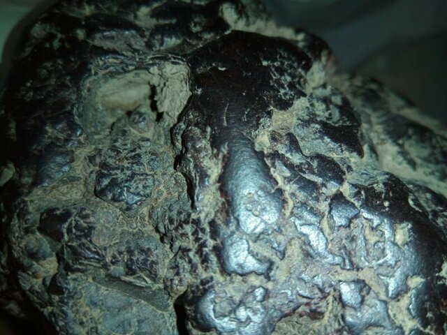Большой осколок метеорита нашли в Челябинске