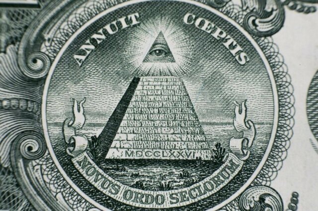 Почему на долларе красуется пирамида с глазом?