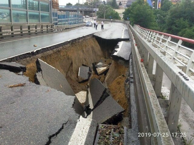 Бывают в жизни огорчения