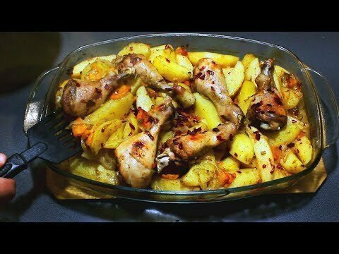 Простой и бюджетный рецепт ужина. Курица с картошкой в духовке