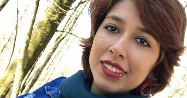 В Иране девушку посадили на 24 года за протест против хиджаба