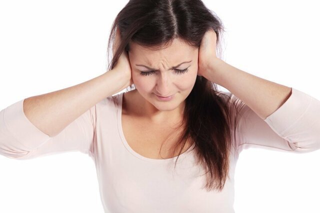 Звон в ушах: причины симптома, сопутствующие заболевания и способы устранения