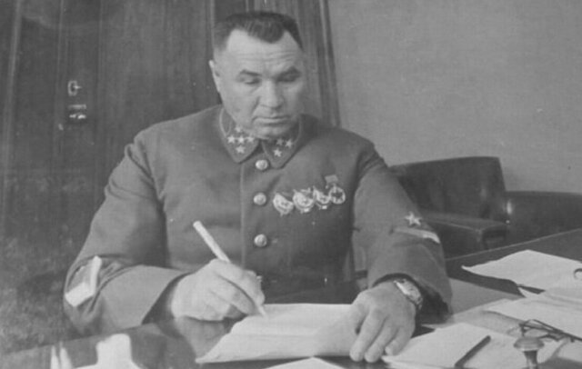 Что Сталин сделал с генералом, который обругал его матом