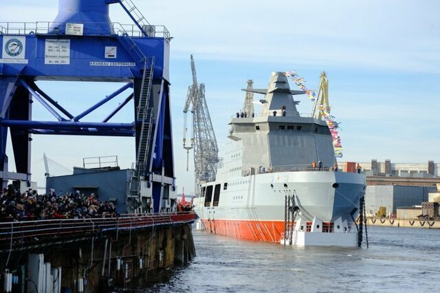 В Петербурге спустили на воду первый в мире "патрульный ледокол" "Иван Папанин"