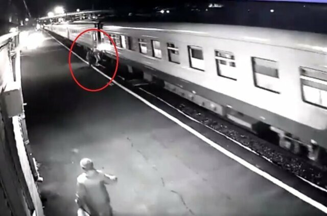 В Краснодарском крае женщина лишилась ноги, пытаясь залезть в вагон отправляющегося поезда