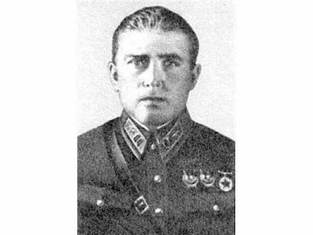 Почему Сталин спаянными орденами летчика наградил