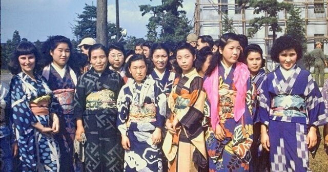 Жизнь послевоенной Японии в цветных фотографиях