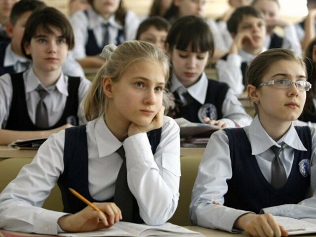 Почему российские школьники учатся в субботу?