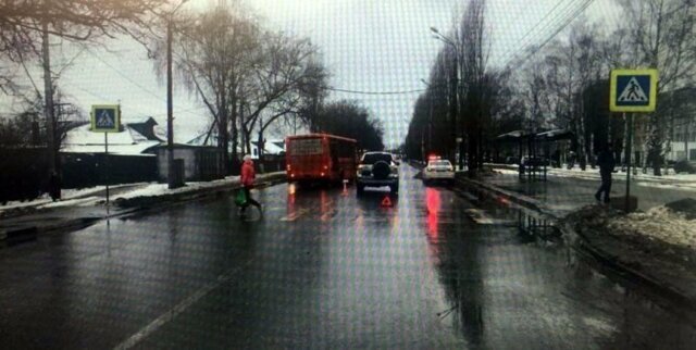 В Нижнем Новгороде на пешеходном переходе водитель внедорожника сбил школьника