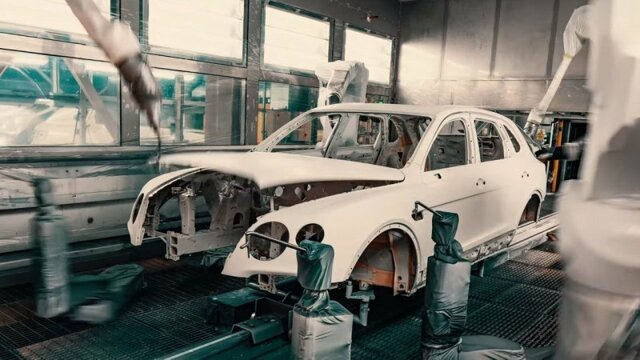 Видео с завода Bentley, которое показывает, как происходит сборка Bentayga Speed