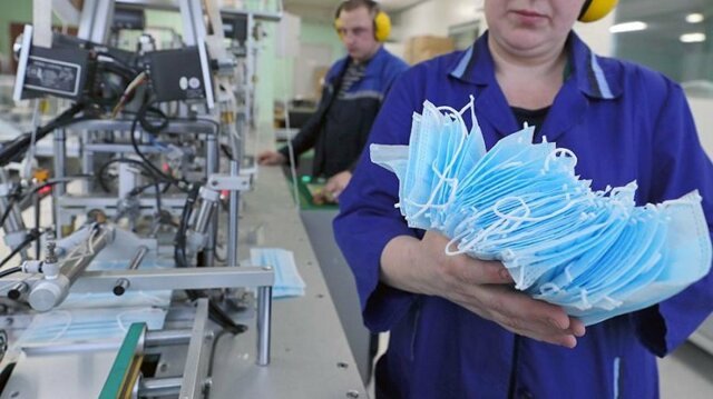 Московские школы массово закупают медицинские маски