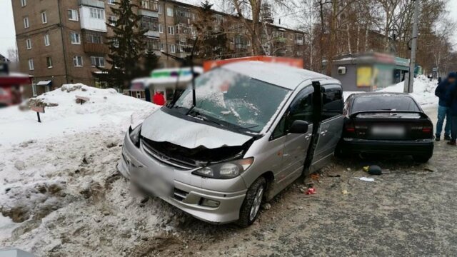 Оба водителя в больнице: столкновение двух автомобилей в Томске