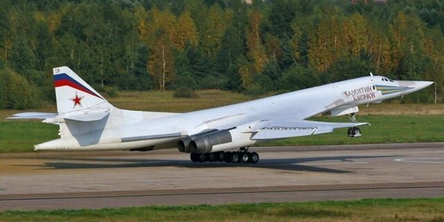 Минобороны показывает: в Казани проведён испытательный полёт новейшего Ту-160М