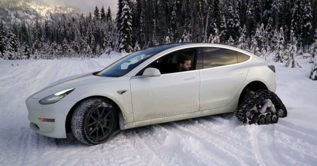 Tesla на гусеничном ходу: владелец приспособил свой электрокар для езды по снегу